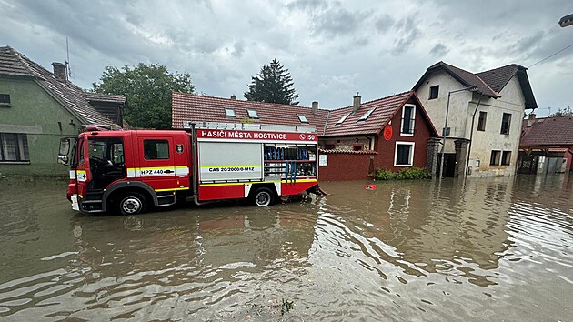 V�era od 15:30 do p�lnoci zaznamenali st�edo�e�t� hasi�i celkem 321 v�jezd� z �eho� bylo 272 technick�ch pomoc�. (19. srpna 2024)