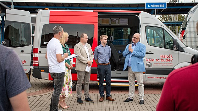 Projekt takzvan� popt�vkov� dopravy nazvan� PID Hal� spustili organiz�to�i ve�ejn� dopravy St�edo�esk�ho kraje IDSK v testovac�m re�imu pro oblast 15 obc� na �eskobrodsku. (10. srpna 2024)