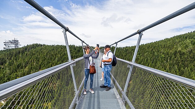 Oblbenm mstem pro selfie na Doln Morav je visut most Sky Bridge 721, kter ron navtv statisce lid.