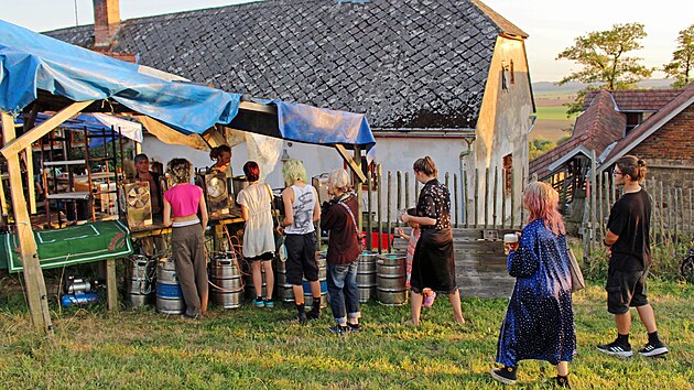 Na samot v Milkovicch na Jinsku chyst aktivista Stanislav Penc s pteli 23. ronk kulturn spoleensk slavnosti Koz mejdan.