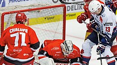 Branká� Jan Kasal chytající za první tým Mountfieldu poprvé v karié�e pomohl k...