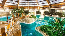 Luxusní termální lázn pímo u hotelu Gotthard Therme Hotel