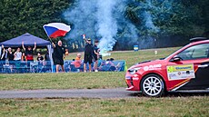 Fanou�ci b�hem rychlostní zkou�ky na Barum Czech rallye Zlín.