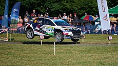 Simon Wagner a Jara Hain b�hem rychlostní zkou�ky na Barum Czech rallye Zlín.