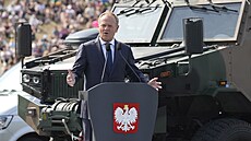 Polský premiér Donald Tusk hovoí bhem kadoroních oslav Dne polských...