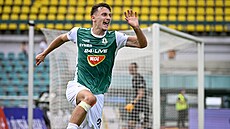 Dominik Hollý z Jablonce se raduje z gólu proti Dukle.
