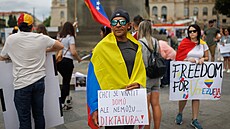 Lidé na praském Václavském námstí vyjádili nesouhlas se znovuzvolením...