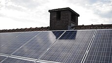 Panely na výrobu elekt�iny p�ibývají nap�í� �eskem. Od srpna je navíc povolené...