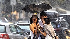 Národní tída a Spálená ulice v centru Prahy. Vemi ástmi ech od nedlního...