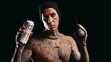 Bubeník skupiny Blink-182 Travis Barker uvedl na trh vlastní sb�ratelskou...
