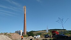 V roce 2024 poslali k zemi 75 metr� vysoký komín, který stál v areálu firmy Solo Su�ice.