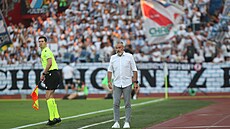 Ostravský trenér Pavel Hapal b�hem odvety 3. p�edkola Konferen�ní ligy proti FC...