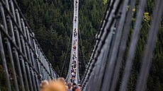 Oblíbeným místem pro selfie na Dolní Morav je visutý most Sky Bridge 721,...