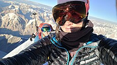 Selfie na vrcholu. Krkono�ské lezkyn� Karolína Grohová a Lenka Erlebachová...