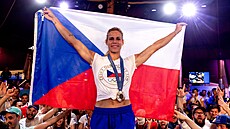 Nikola Ogrodníková se vítá s fanou�ky v �eském dom�.