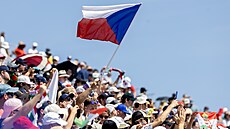 etí fanouci podporují Josefa Dostála.