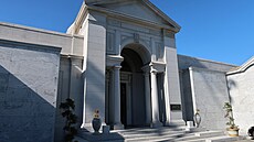 Na stny centrálního mauzolea na hbitov Hollywood Forever se v rámci akce...