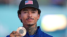 Americký skateboardista Nyjah Huston získal na olympiád� v Pa�í�i bronz. Po pár...