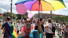 Prahou prochází duhový pr�vod Prague Pride. (10. srpna 2024)