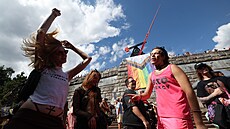 Duhový prvod Prague Pride dorazil na praskou Letnou. (10. srpna 2024)