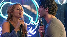 Blake Lively a Justin Baldoni ve filmu Námi to kon�í (2024)