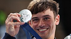 Tom Daley se stíbrnou medailí na olympiád v Paíi (29. ervence 2024)
