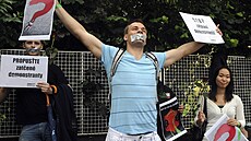 Demonstrace na podporu Íránc�, �ádali svobodu slova.