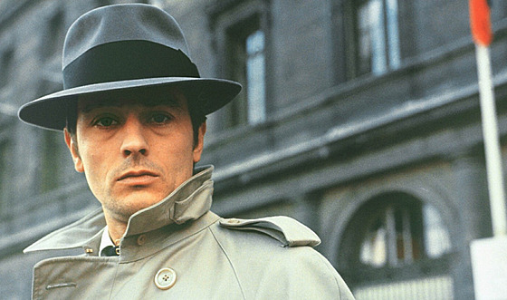 Delon�v osam�lý nájemný zabiják ve filmu Samuraj je ikonickým. Dodnes