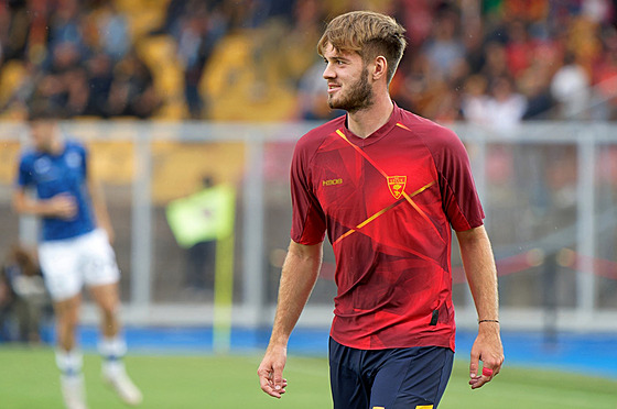 Zálo�ník Daniel Samek v dresu italského Lecce