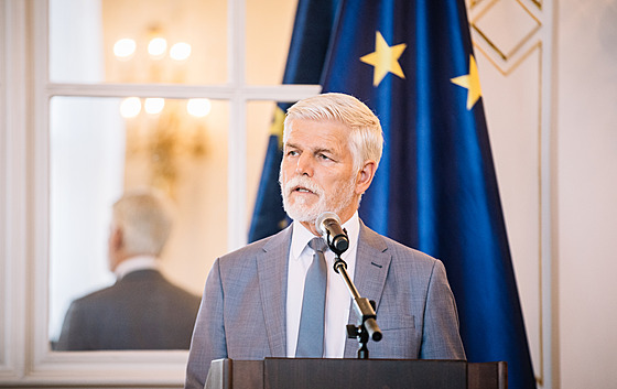 Prezident Petr Pavel se na Praském hrad setkal s eskými velvyslanci...
