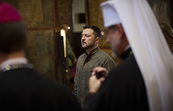 Ukrajinský prezident Volodymyr Zelenskyj v Den nezávislosti Ukrajiny navštívil...