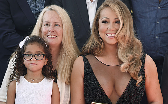 Mariah Carey, její matka Patricia a dcera Monroe v Los Angeles (5. srpna 2015)