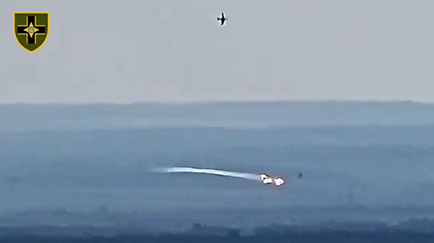 VIDEO: Sestřelili jsme další ruský letoun Su-25, hlásí Ukrajina