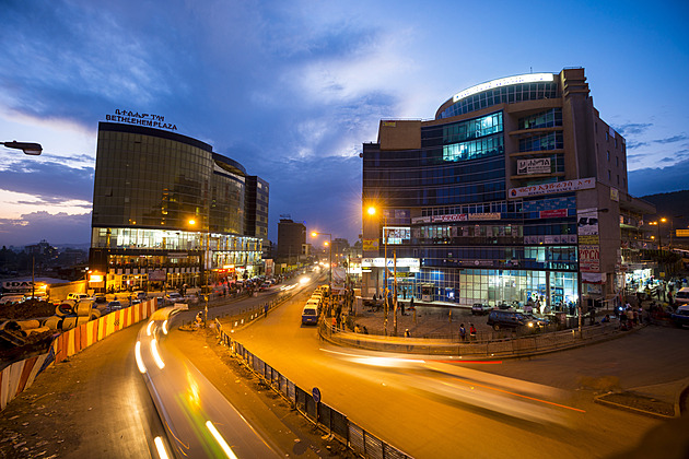 Za maskou luxusu. Etiopská metropole se ztrácí ve facebookové fasádě