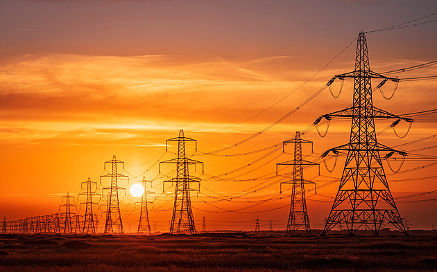 Nové časy, nové zdroje, nové tarify. Kdo jsou vítězové a poražení energetické krize? A vyplatí se nyní fixovat?