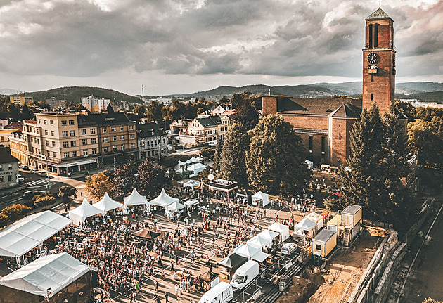 Jednou z nosných mylenek festivalu Jablonecká perle je setkání s místními...