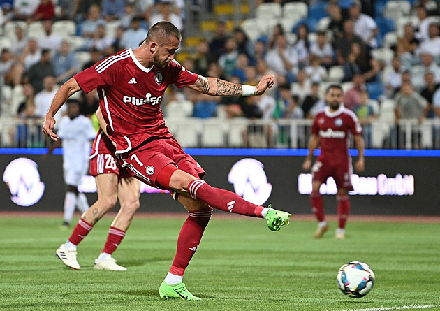 Legia Varšava slaví postup v Konferenční lize, Pekhart se trefil v nastavení