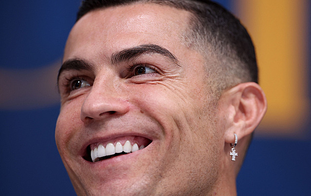 Cristiano Ronaldo trhl rekord na YouTube, po pár dnech má 45 milionů odběratelů