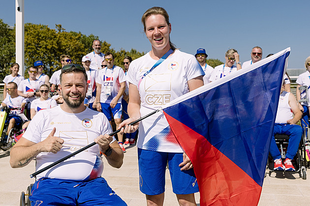 Koulařské duo na scéně. Vlajkonoši na paralympiádě budou Kisý a Luxová