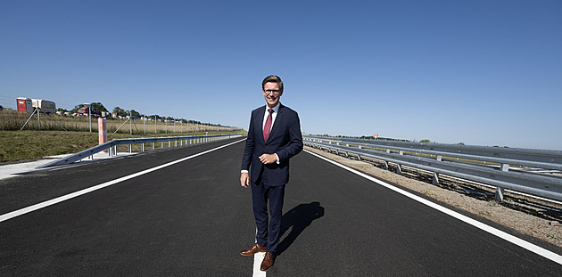 Dálniční známky od ledna zdraží. Kvůli novým kilometrům a inflaci