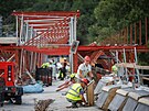 Rekonstrukce elezninho Branickho mostu. Most se kvli rekonstrukci a...