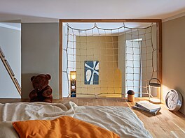 Hlavní obytná místnosti má pouze 15 m2,. Na�t�stí v�t�í sv�tlá vý�ka umo�nila...