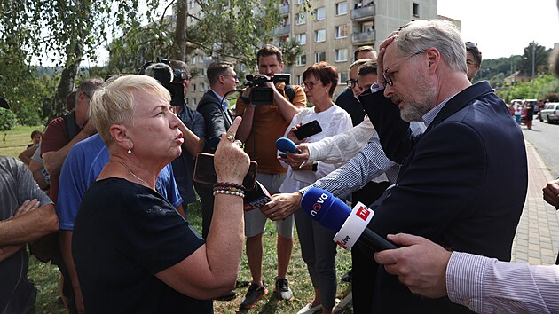 Premir Petr Fiala na setkn s obany v st nad Labem v mstsk sti Moj. (26. srpna 2024)