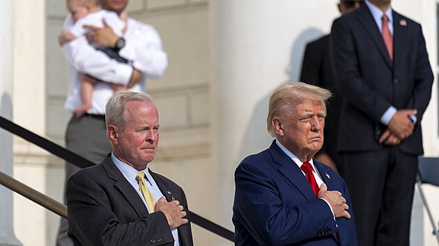 Donald Trump pi nvtv Arlingtonskho nrodnho hbitova (26. srpna 2024)