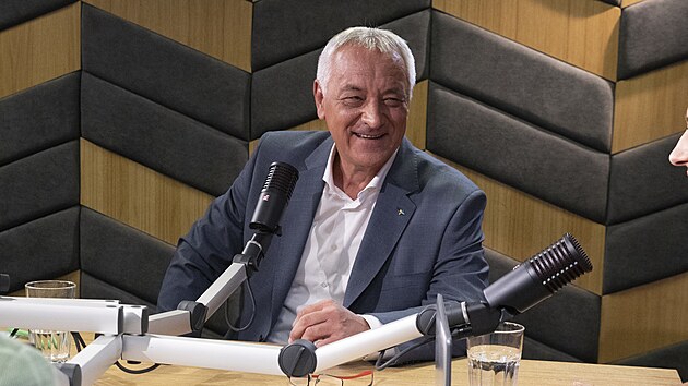 Host� po�adu Rozst�el Josef Such�nek, STAN, SNK ED a Ladislav Okle�t�k, ANO.