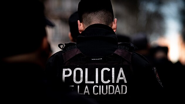 Argentint dchodci protestovali proti prezidentskmu vetu zkona o valorizaci penz. Policie na n pouila slzn plyn. (28. srpna 2024)