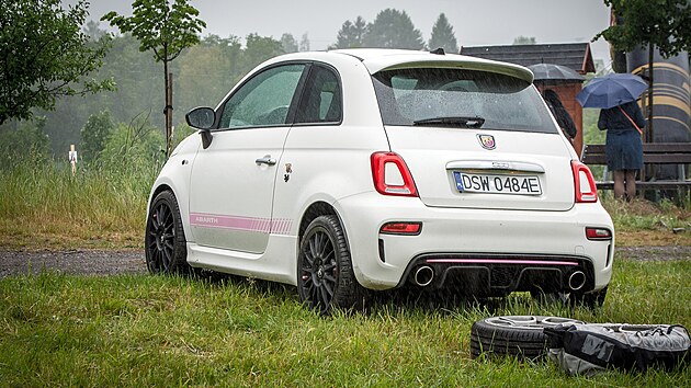 Z�vodn� den Due Miglia pro milovn�ky voz� Fiat 500 a 500 Abarth
