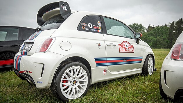 Z�vodn� den Due Miglia pro milovn�ky voz� Fiat 500 a 500 Abarth