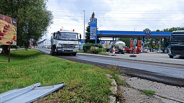 Prce na oprav silnice v Rudolfovsk postupovaly po etapch, aby to nemlo a tak velk dopad na provoz v Budjovicch. Silnii zaali na konci ervna a hotovo bylo jet v prvn polovin srpna.