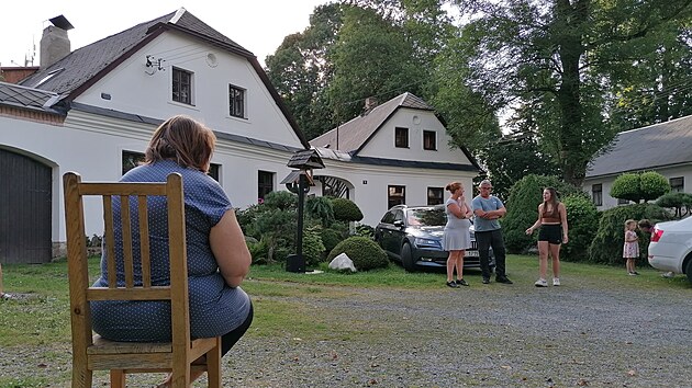 Velkou zsluhu na uskutenn nelehkho zmru m radostnsk chalupka a hudebn pedagoka Jindra Auednkov, kter je autorkou zkrcen verze pedstaven.